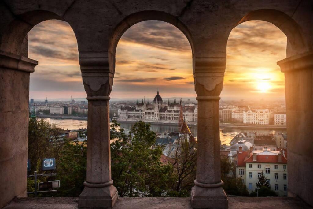 Parisian Soul In The Heart Of Budapest Bagian luar foto